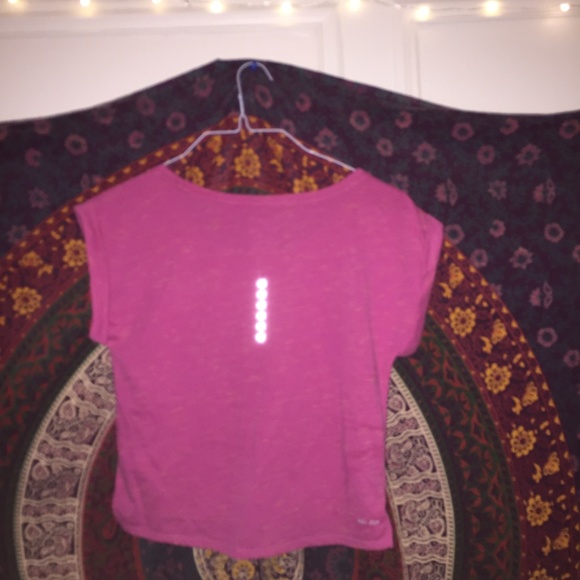 nike drifit pink crop top for workout!! - Picture 3 of 5